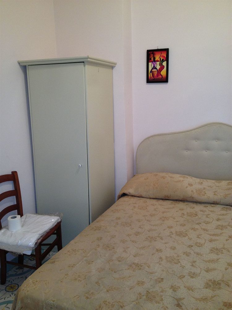 Room Elia Neapol Zewnętrze zdjęcie
