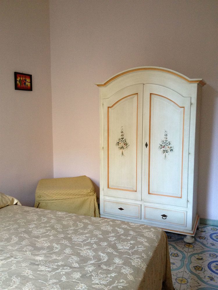 Room Elia Neapol Zewnętrze zdjęcie