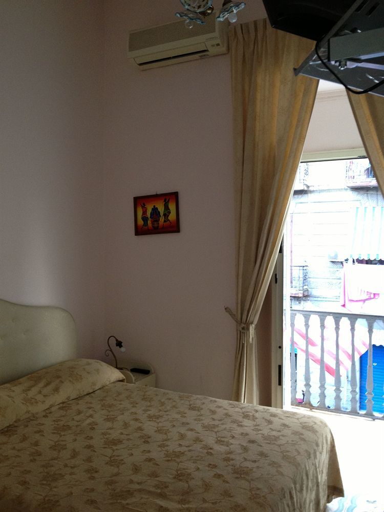 Room Elia Neapol Zewnętrze zdjęcie
